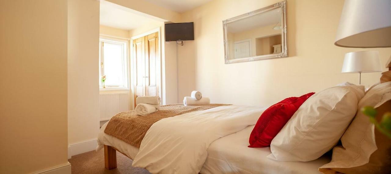 Garden Apartment, 1 Pilots Point Totland المظهر الخارجي الصورة